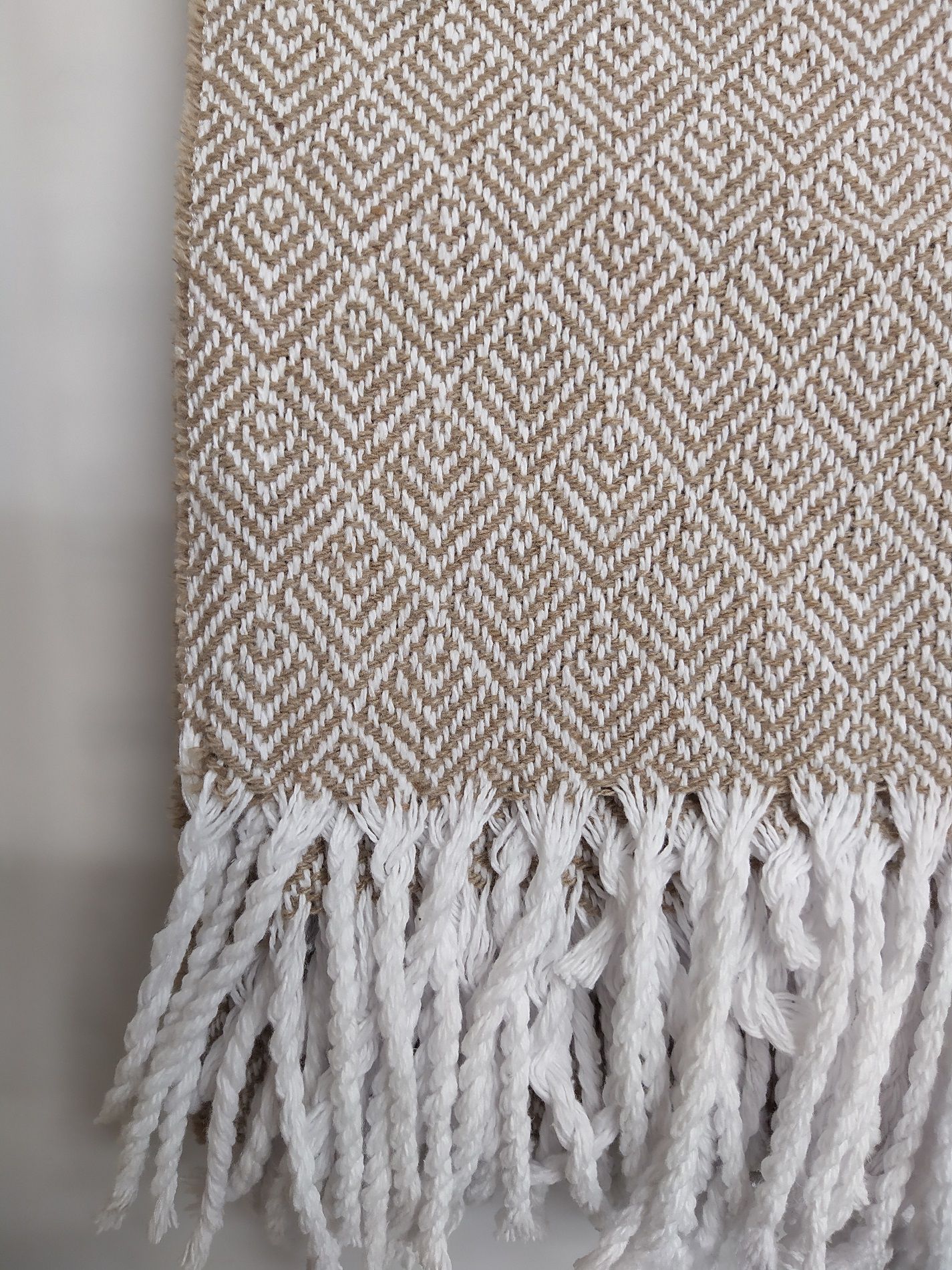 Плед Валенсия с бахромой Влади, белый/ песочный