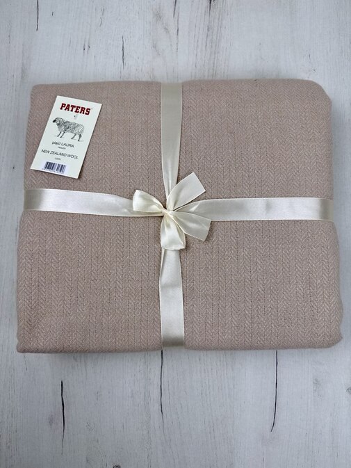 Плед Лаура с бахромой Влади, белый/ куб.пес, 9012059